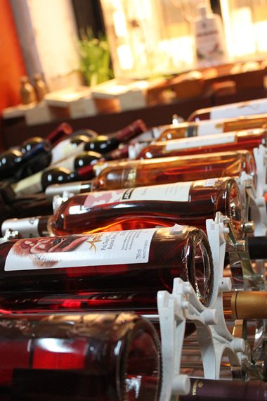 Come to Chengdu Old Club,Enjoy Chinese Wines!