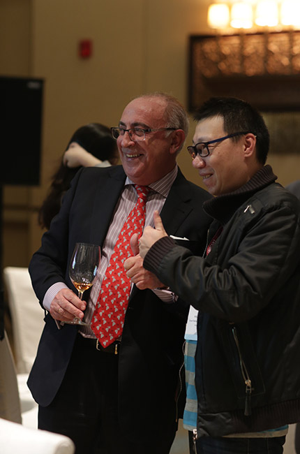 Wine lovers meet heroes?at biggest Decanter Shanghai Fine Wine Encounter